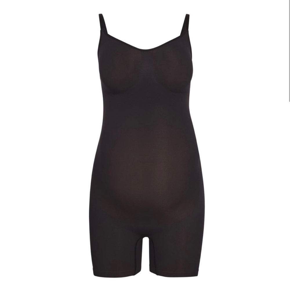 SKIMS MATERNITY SCULPTING BODYSUIT MID THIGH